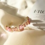 Bracelete Folheado Dourado Pedras de Chaton Retangulares Rosa